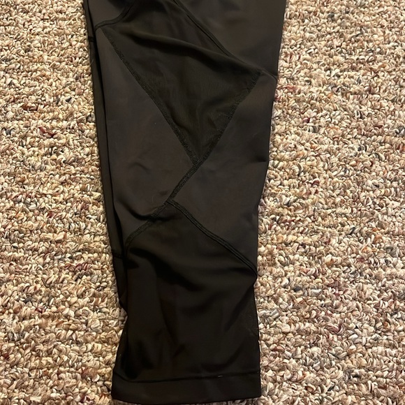 Athleta Capri Leggings - Picture 2 of 6